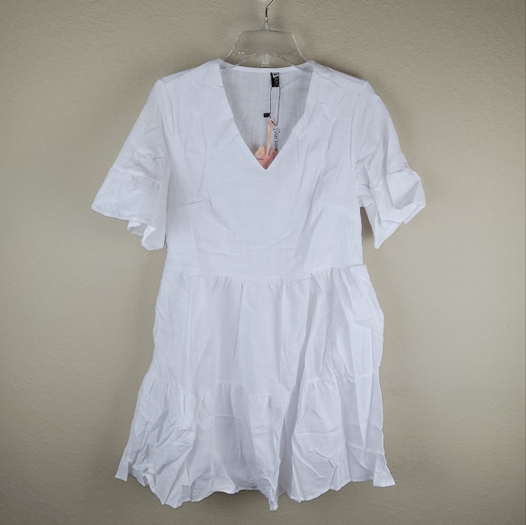 Fancyinn Dress Womens XS White V-Neck Ruffle Pockets Bell Sleeve Tiered Mini NWT - Picture 3 of 16